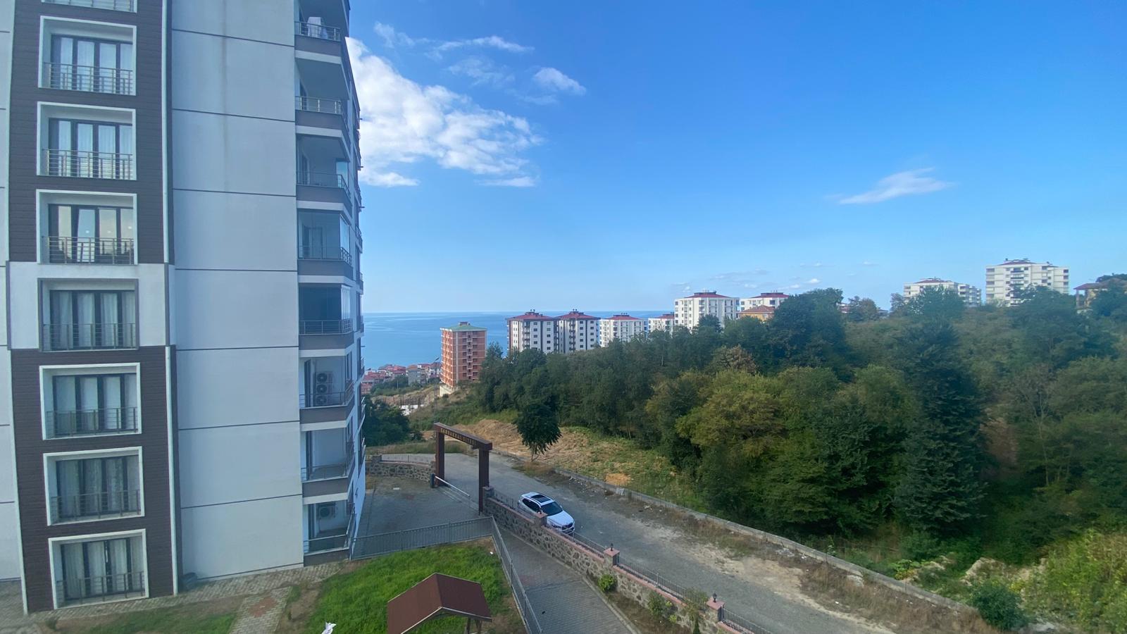 YALINCAK MAHALLESİNDE DENİZ MANZARLI 3+1 SIFIR KİRALIK DAİRE